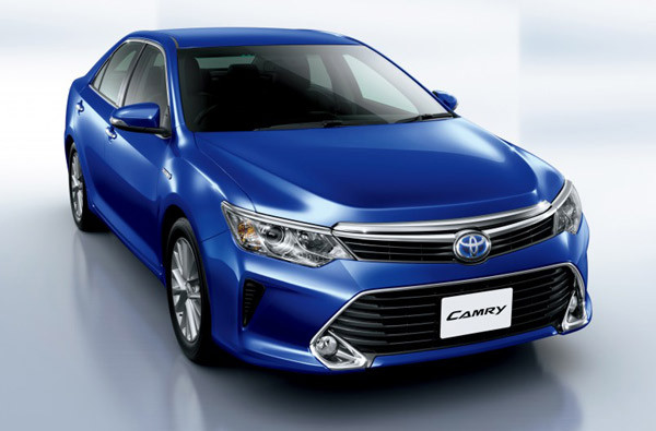 Toyota-Camry-Hybrid-2015-Bi