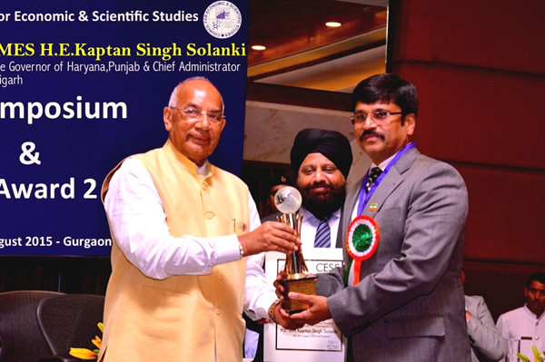 CESS-India-Award-to-V.P.-Sa