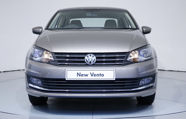 Volkswagen-Vento-2015-Big