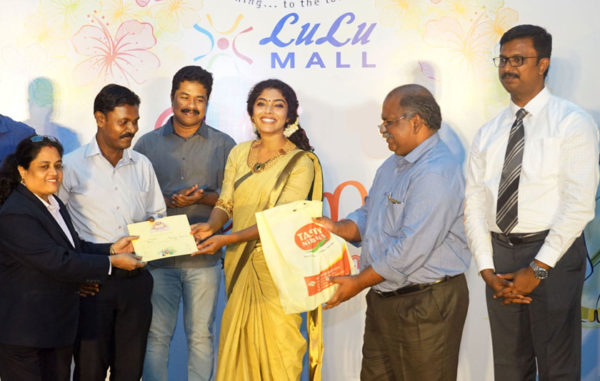 lulu-mall-2016-onam-prize